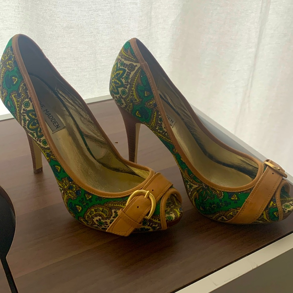 Multi color/tan peep toe